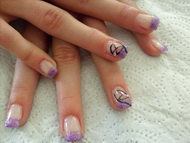 zselés körmök virágmintával