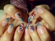 zselés körmök virágmintával