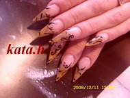 zselés körmök katától