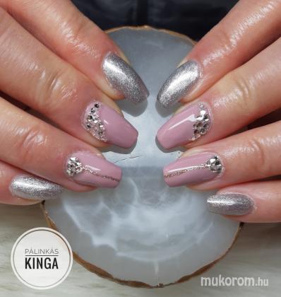 Pálinkás Kinga - Ezüst és pink kövekkel - 2021-01-21 09:44