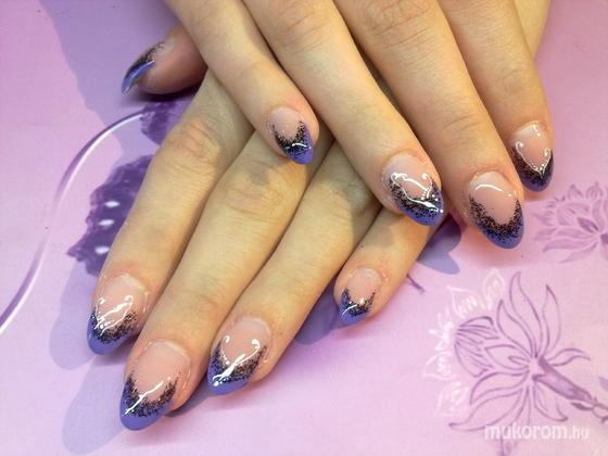 Szabó Fanni - Lila fekete csillámmal - 2011-10-17 16:05