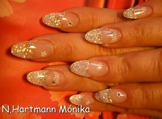 NOVÁKNÉ HARTMANN MÓNIKA - Moncsa munkái - 2010-01-17 16:27
