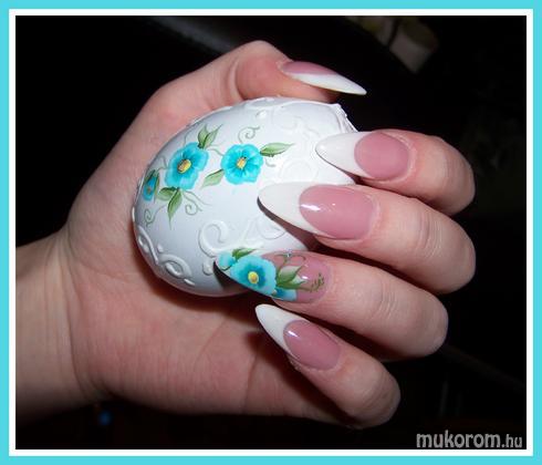 Medgyes Viktória - Húsvéti tojás húsvéti körömmel - 2013-04-01 12:41
