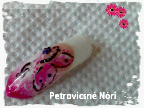 Petrovicsné  Nóri - alkalmi rózsaszín pillangóval - 2011-01-16 13:41