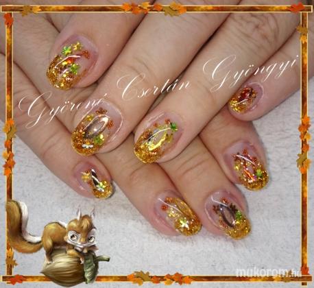 Gyöngyi Györené Csertán - Gold nail - 2015-11-14 19:10
