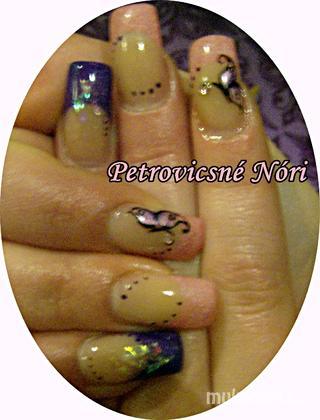 Petrovicsné  Nóri - pillangós füstfóliával - 2011-11-27 13:22