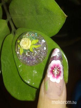 Gyarmati Ramóna - porcelán gyűrű és akril virág - 2012-09-16 23:15