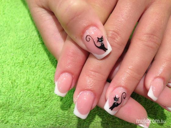 Sárközi Mária Zizi - COLOR NAILS Bejelentkezés 06306090006 - 2013-06-25 22:40