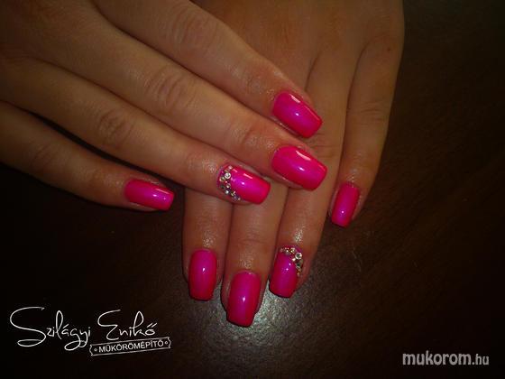 Szilágyi Enikő - pink - 2014-01-01 20:34