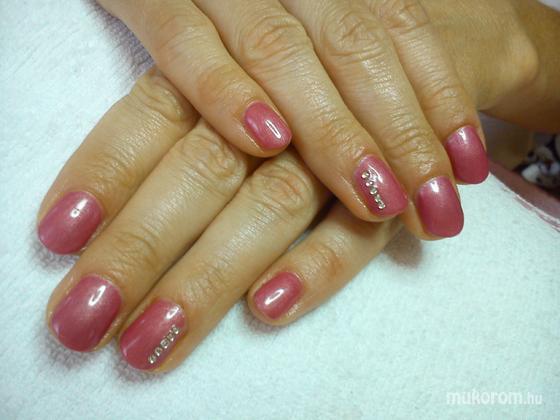 Nail Beauty körömszalon "crystal nails referencia szalon" - Gél Lakk - 2014-07-11 21:17