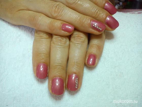 Nail Beauty körömszalon "crystal nails referencia szalon" - Gél Lakk - 2014-07-11 21:19