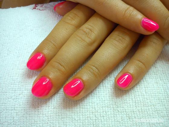 Nail Beauty körömszalon "crystal nails referencia szalon" - őrülten jó szín - 2014-07-29 12:40