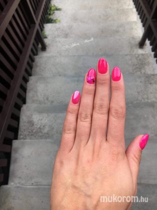 H.Juhász Henriett - Neon pink nailfetti - 2018-06-27 06:44