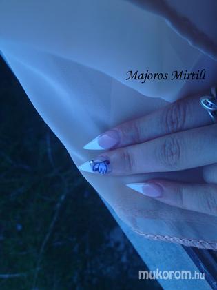Majoros Mirtill - stiletto - 2012-07-04 00:01