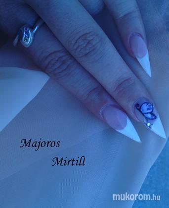 Majoros Mirtill - stiletto - 2012-07-04 00:02