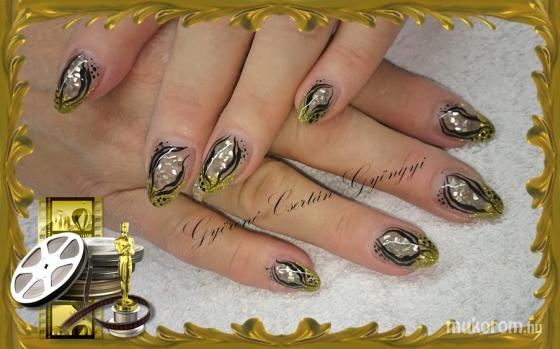 Gyöngyi Györené Csertán - Gold nail - 2015-10-19 21:39