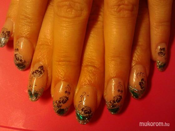 Heni nails - Erikának - 2011-04-28 19:56
