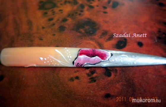 Szadai Anett - Nail Art - 2011-05-29 11:23