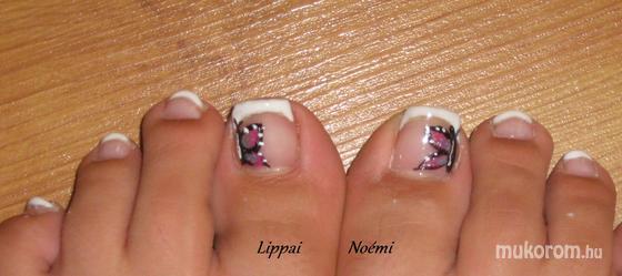 lippai noemi - Francia lábköröm díszítés - 2011-08-30 18:52
