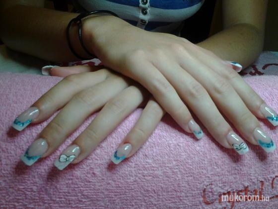 Nail Beauty körömszalon "crystal nails referencia szalon" - Fannynak - 2012-07-07 16:40
