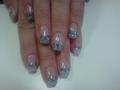 virádos zsuzsikának virágos köröm