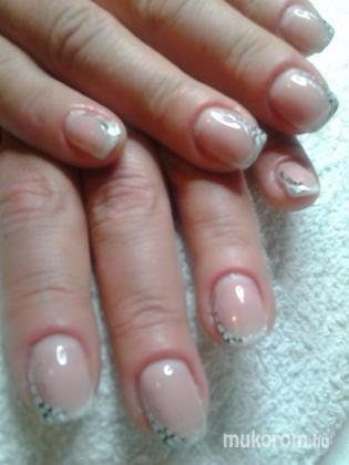 Nail Beauty körömszalon "crystal nails referencia szalon" - ezüst csillámos - 2012-03-26 21:13