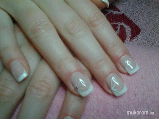 Nail Beauty körömszalon "crystal nails referencia szalon" - új kedvencem - 2012-04-06 23:04
