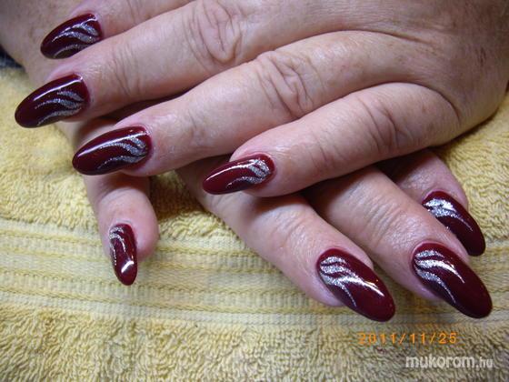 Molnár Anita - bordó - 2012-05-10 20:19