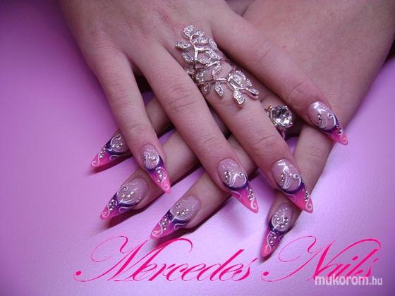 Oszlár Mercédesz - pink lila stiletto - 2012-05-24 08:53