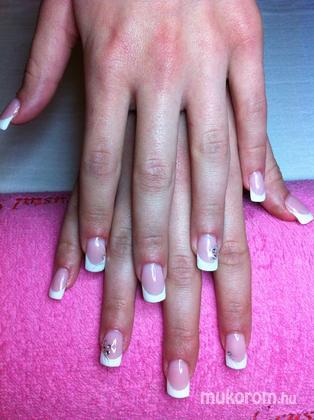 Nail Beauty körömszalon "crystal nails referencia szalon" - francia - 2012-10-07 20:12