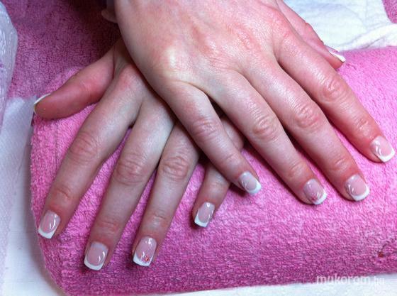 Nail Beauty körömszalon "crystal nails referencia szalon" - francia - 2012-10-07 20:13
