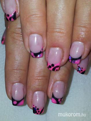 Molnár Ildikó - pink fekete modern minta - 2012-10-30 23:10