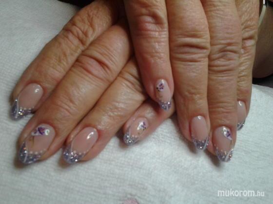 Nail Beauty körömszalon "crystal nails referencia szalon" - Anyunak - 2012-10-30 23:41