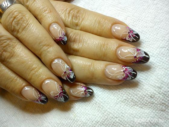 Nail Beauty körömszalon "crystal nails referencia szalon" - kolleginámnak - 2013-02-14 22:32