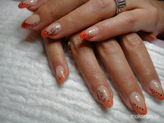 Nail Beauty körömszalon "crystal nails referencia szalon" - Julinak - 2013-03-02 22:51