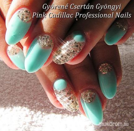 Gyöngyi Györené Csertán - glitter nails - 2013-08-02 16:19