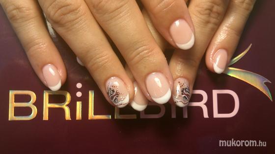 Borovszki Emma Judit -  Emma Nails (Haj-lakk Szalon) - nails - 2013-08-13 21:41