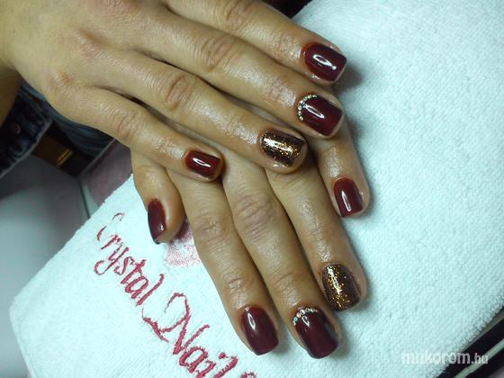 Nail Beauty körömszalon "crystal nails referencia szalon" - Reninek - 2013-10-31 09:41