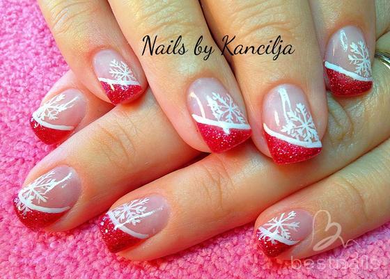 Barbara Kancilja - Snowflakes nails - 2013-12-11 11:15