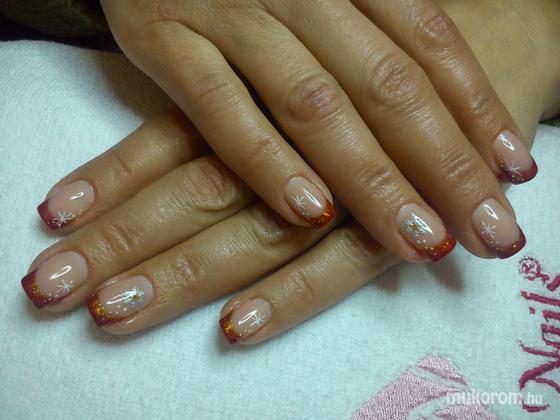 Nail Beauty körömszalon "crystal nails referencia szalon" - Andinak - 2013-12-11 22:32
