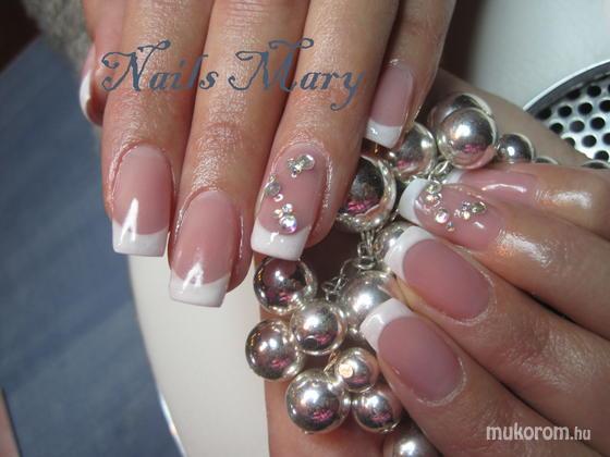 Nails by Mary Saloon - Klasszikus francia - 2014-01-12 11:50