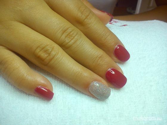 Nail Beauty körömszalon "crystal nails referencia szalon" - Bettinek - 2014-08-24 19:07