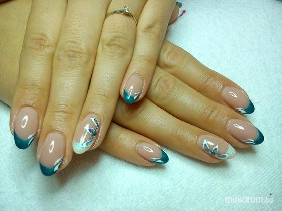 Nail Beauty körömszalon "crystal nails referencia szalon" - vagáns - 2014-10-17 11:07