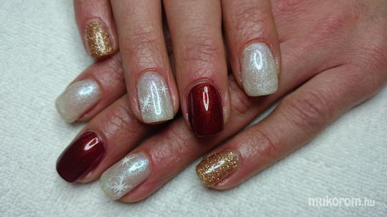 Nail Beauty körömszalon "crystal nails referencia szalon" - színes  - 2014-11-26 22:07