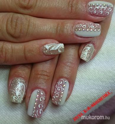 Nail Beauty körömszalon "crystal nails referencia szalon" - Zselés töltés - 2015-05-05 15:43