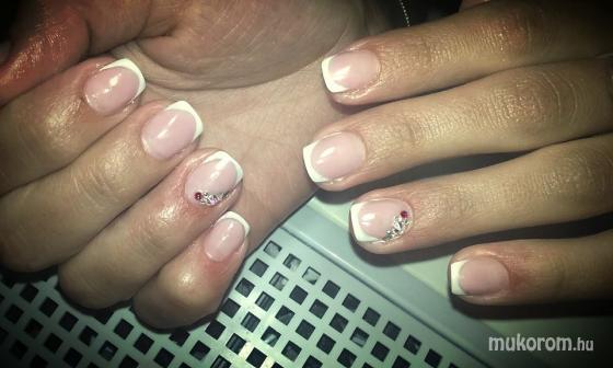 Budavári Bettina - zselés francia Swarovski díszítéssel - 2015-09-07 09:52