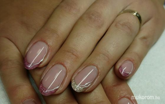 Nail Beauty körömszalon "crystal nails referencia szalon" - Töltés - 2016-10-27 14:40