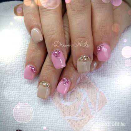 Dream Nails Körömstúdió - Pasztelos csillogás - 2017-05-09 22:29