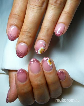 Dósa Viktória - Salon nails - 2017-08-16 07:31