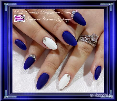 Gyöngyi Györené Csertán - Blue nail art - 2020-05-29 18:43